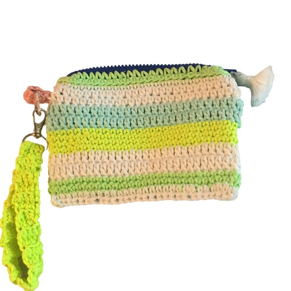Handmade Crochet Glow In The Dark Wrist Strap Cellphone Bag - Picture 4 of 4